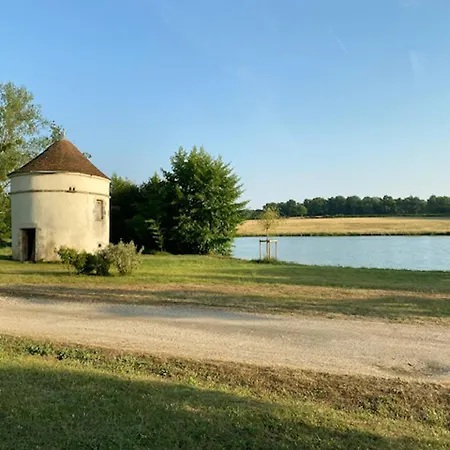 Chateau De Russas, D'hote Oda ve Kahvaltı Saint-Adjutory