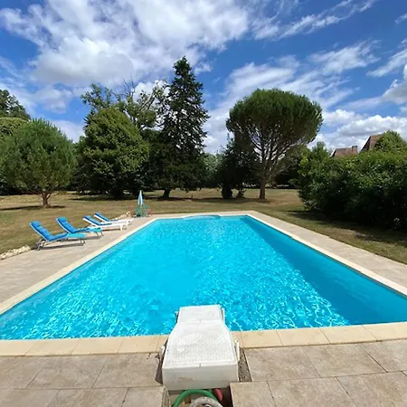 Chateau De Russas, D'hote 3* Saint-Adjutory