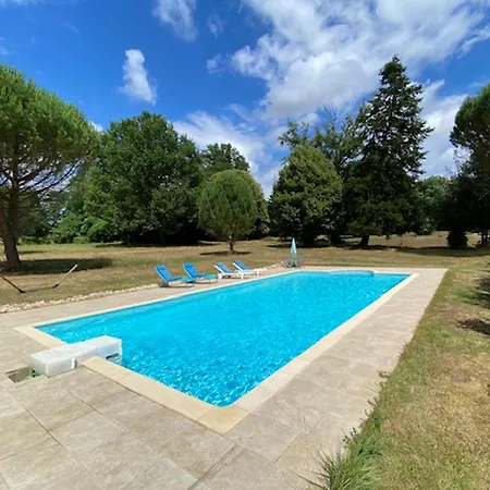 Oda ve Kahvaltı Chateau De Russas, D'hote 3*