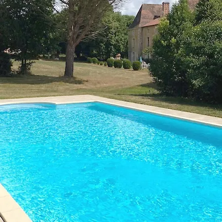 Chateau De Russas, D'hote Oda ve Kahvaltı Saint-Adjutory